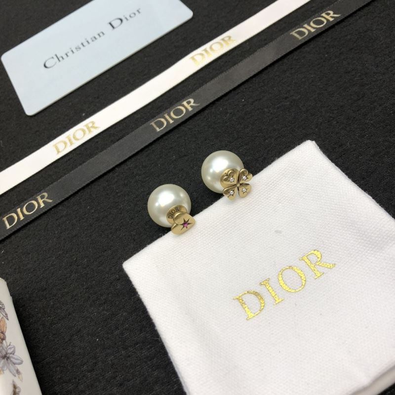 chr1st1an D10r earrings